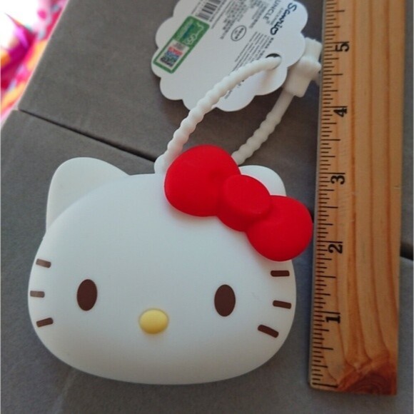Hello Kitty Q uncle silicone coin purse keychain clip - Picture 6 of 11
